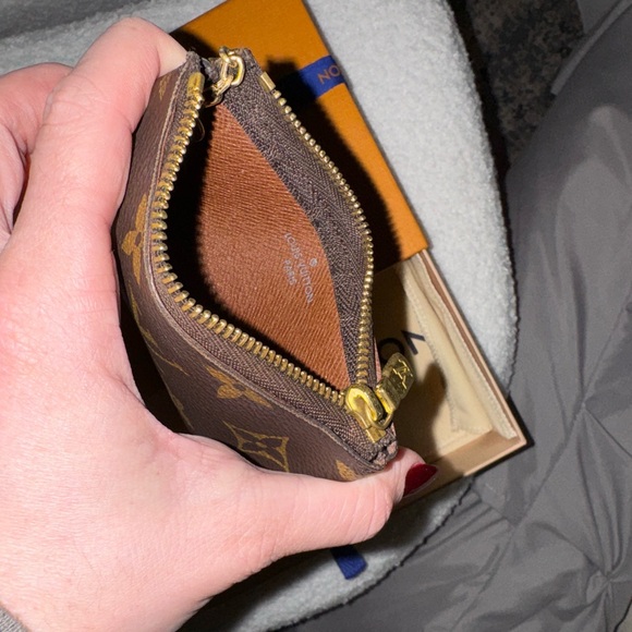 Louis Vuitton Key Pouch - Picture 3 of 5